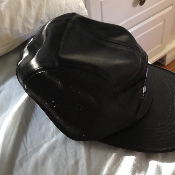 Supreme hat - Picture 4 of 4